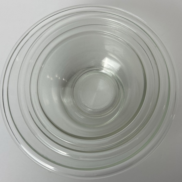 Vintage Pyrex Clear Glass Mixing Nesting Bowls 2.5L. , 1.5L. , 1L set of 3 - Picture 3 of 4